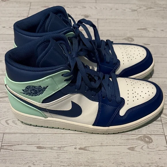 Men’s Nike Air Jordan 1 Mid “Blue Mint” Sneakers Size 9 - Picture 1 of 11
